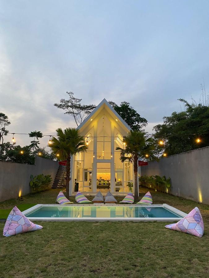 Karabineri Private Pool Jogja Villa Ngaglik Exterior foto